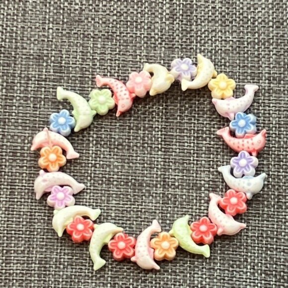 Vintage Jewelry - Small Beaded Stretch Bracelet 5.5 In Dolphin Flower Kids Multicolor Pastel Color